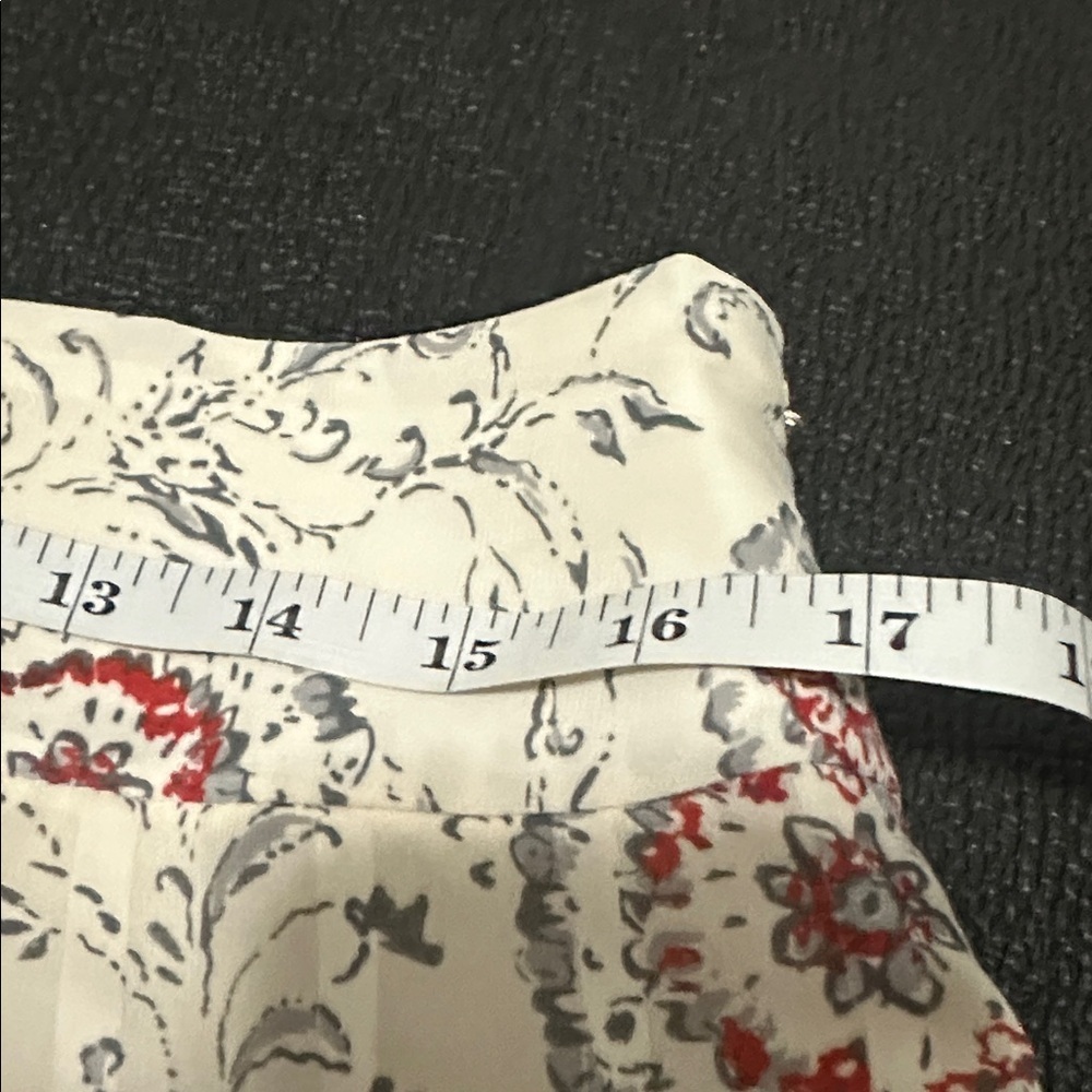 Ann Taylor Cream and Red Floral A-Line Skirt - Picture 6 of 7